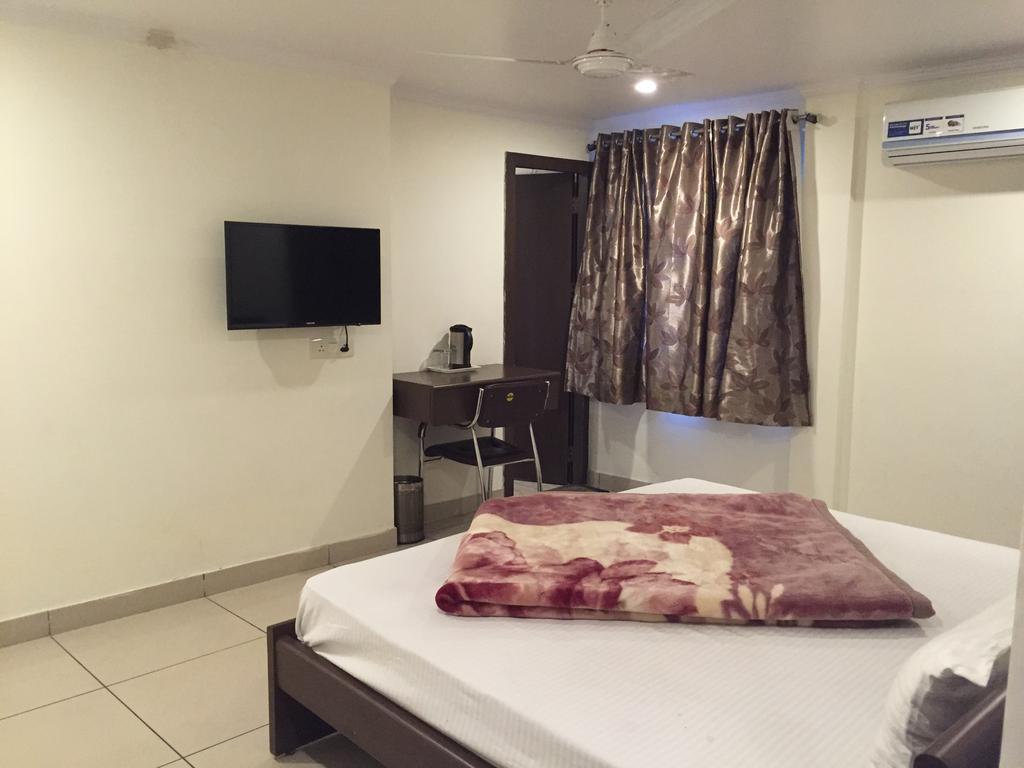 Hotel Surya Haldwāni Zimmer foto